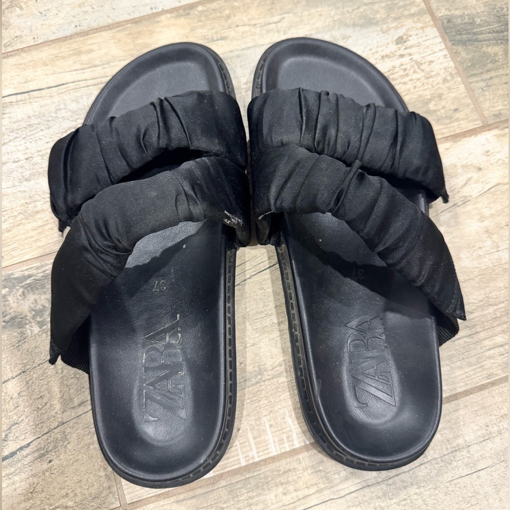 Zara Women's Elegant Black Slide Sandals